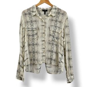 Jessica Simpson Button Down‎ Shirt Black Cream Split Back Lightweight Layering